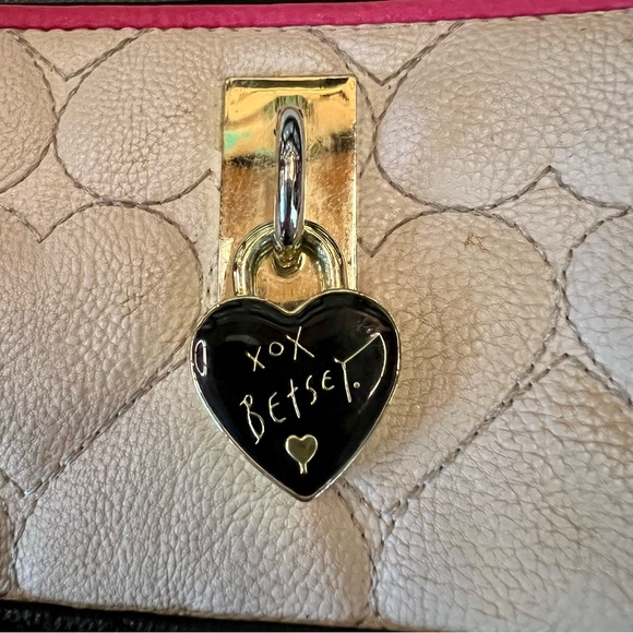 Betsey Johnson ZA Heart Stitch Design Wallet with Tassel & Heart Lock Logo Charm - Picture 7 of 15
